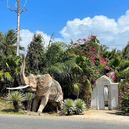 Tembo Village Watamu Eksteriør bilde